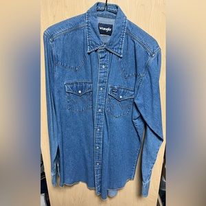 Wrangler Men’s Denim Collared Pearl Snap Button Up